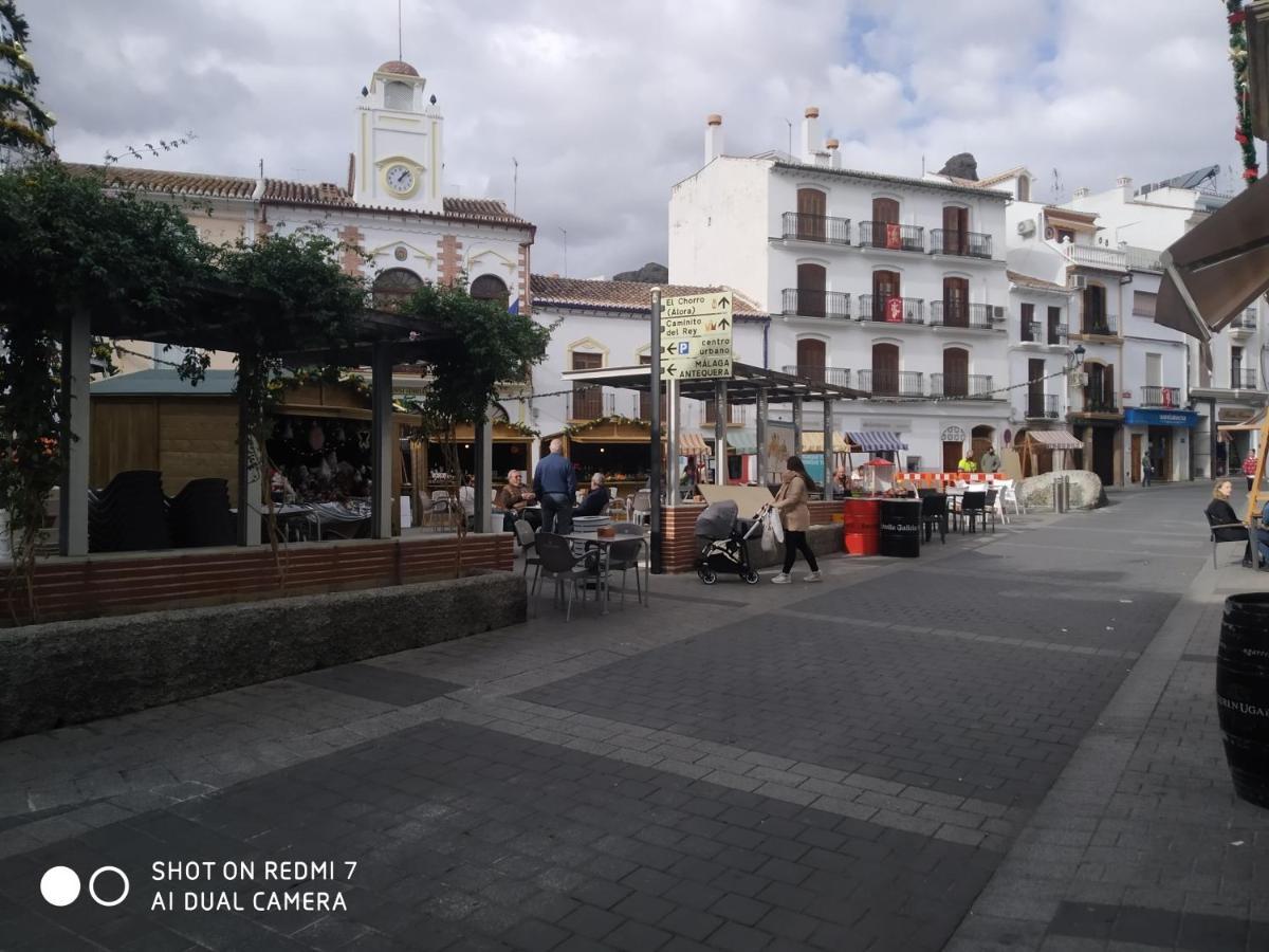 alojamiento alora Castillo árabe y museo Exterior foto